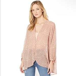 Vince Camuto blush leopard print kimono. One size fits all.